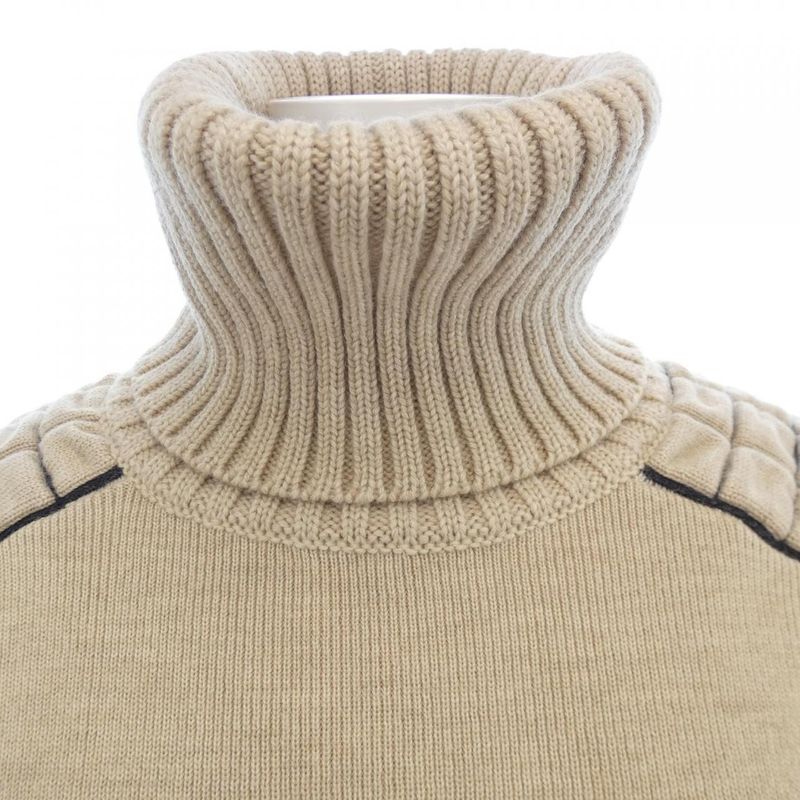 Chanel P16325v00838 00a Knitwear