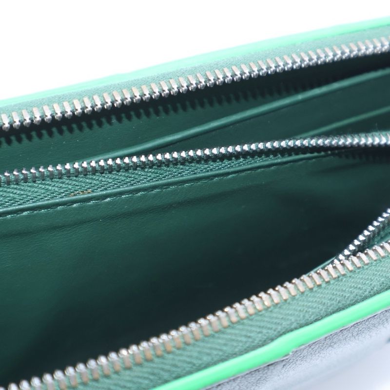 Bottega Veneta Intrecciato Cassette Round Long Wallet Long Wallet Green Leather