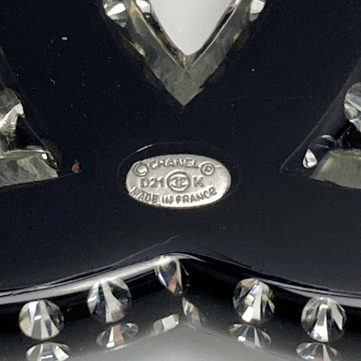 Chanel Cocomark Rhinestone Brooch D21k Black Resin