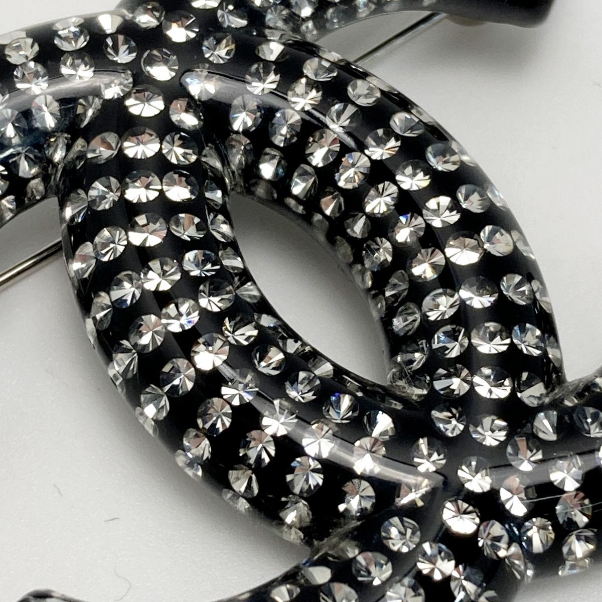 Chanel Cocomark Rhinestone Brooch D21k Black Resin
