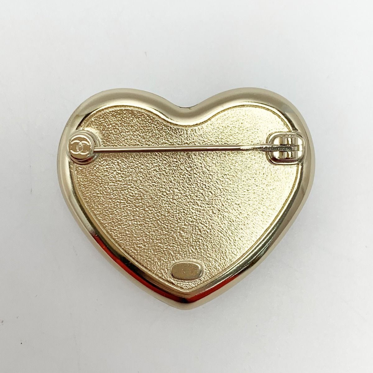 Chanel Heart Here Mark Rhinestone A21b Gold Brooch