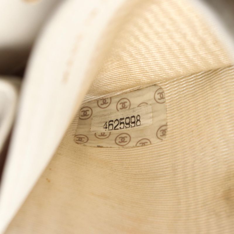 Chanel Coin Case Coco Mark White Caviar Skin (grained Calf) Coco Mark Coin Case