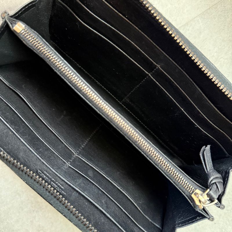 Ultra Bottega Veneta Intrecciato Round Zipper Long Wallet Embossed Leather