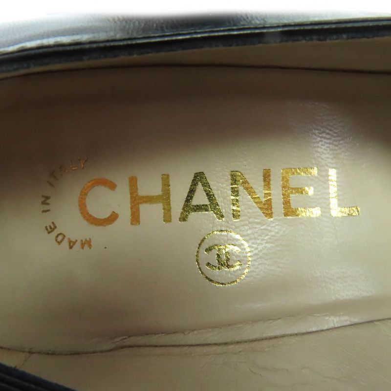 Chanel Vintage Coco Mark Turnlock Hardware Leather Pumps Black Gold Hardware