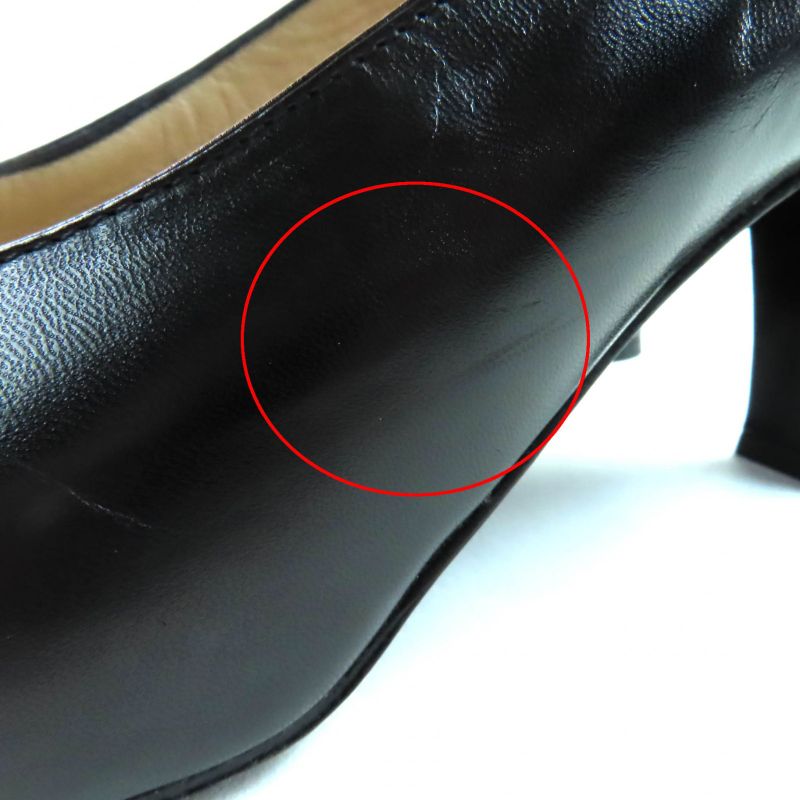 Chanel Vintage Coco Mark Turnlock Hardware Leather Pumps Black Gold Hardware