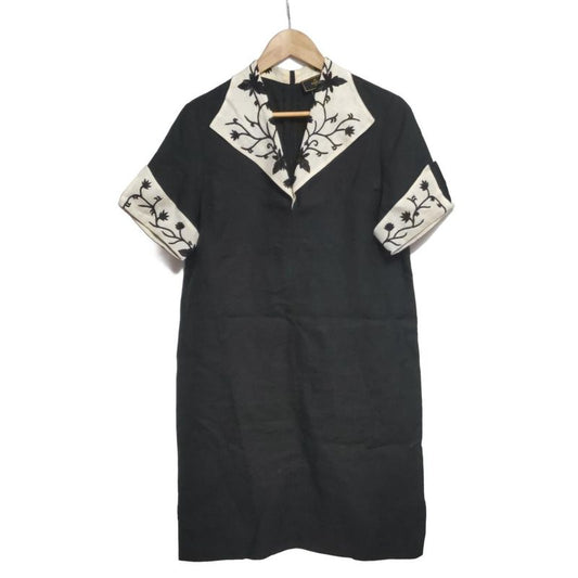 Fendi Dress Size 44 L Women - Black and White V-Neck Short Sleeves Knee Length