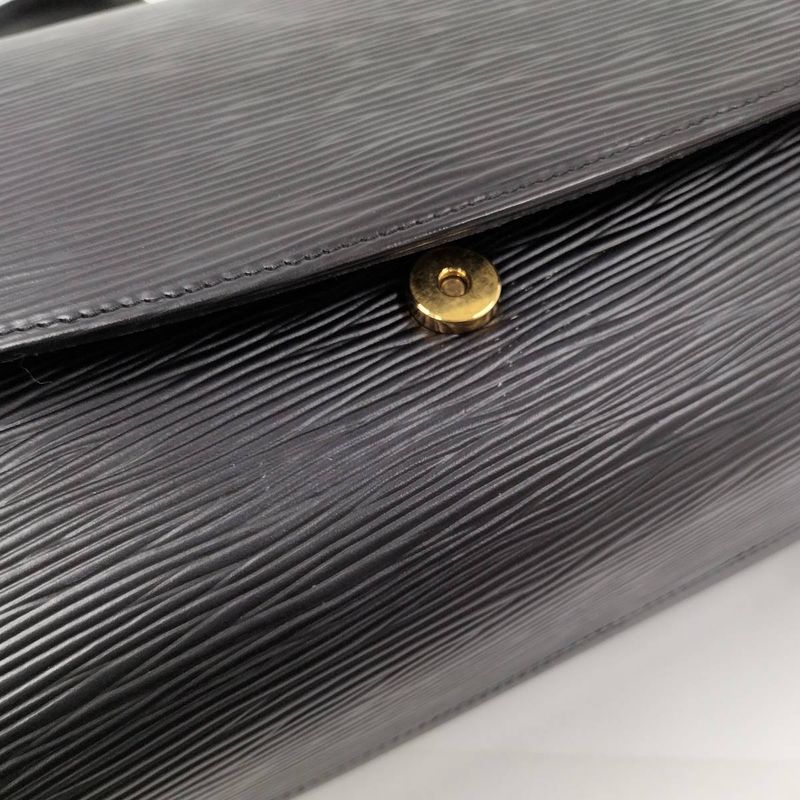 Louis Vuitton Nocturne PM Shoulder Bag Epi M52182