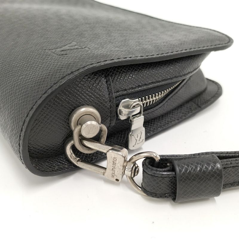 Louis Vuitton Baikal Second Bag Taiga Ardoise M30182