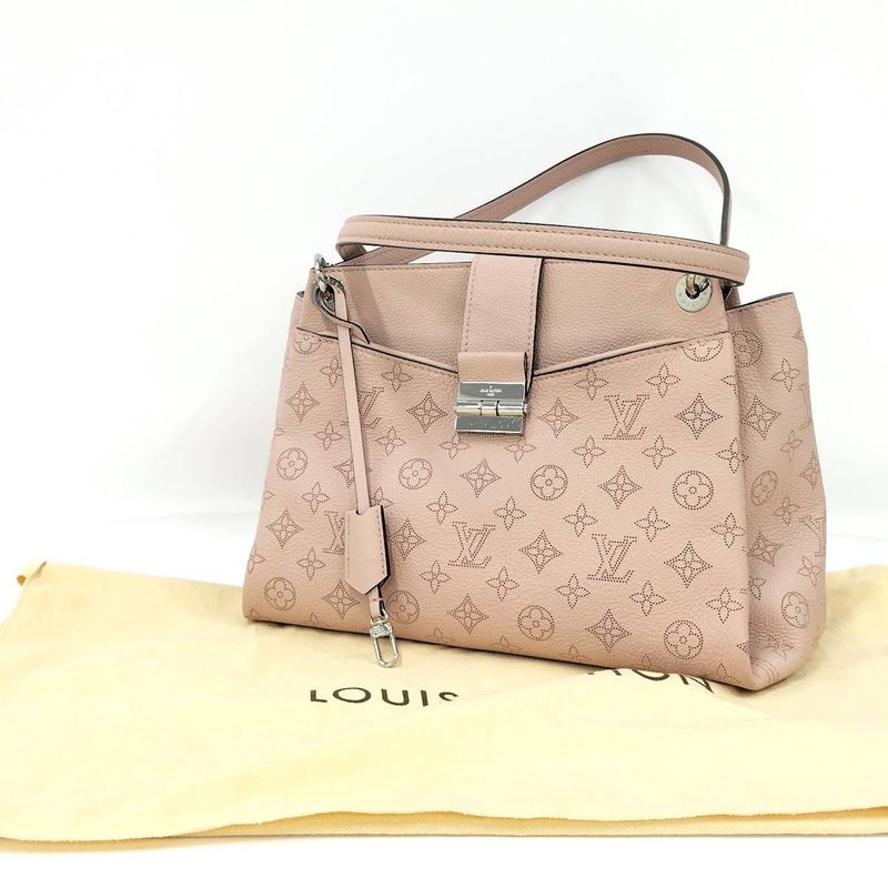 Louis Vuitton Sèvres Tote Monogram Mahina Leather Magnolia Pink M41789