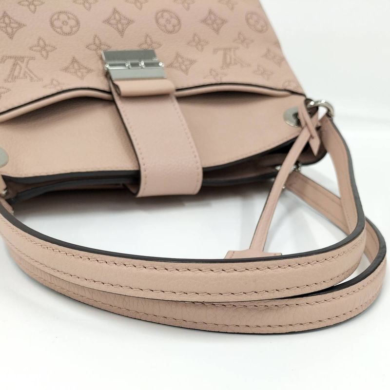 Louis Vuitton Sèvres Tote Monogram Mahina Leather Magnolia Pink M41789