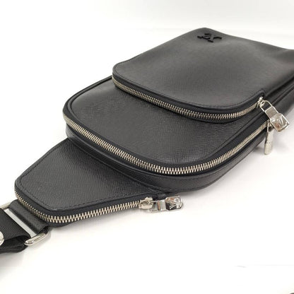 Louis Vuitton Taiga Ave News Ring Bag M30863