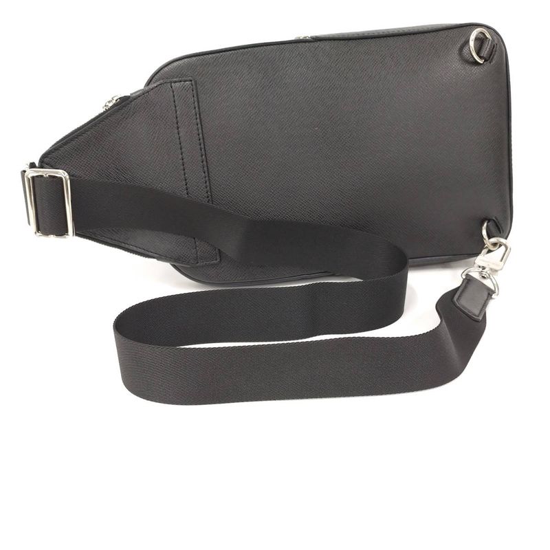 Louis Vuitton Taiga Ave News Ring Bag M30863