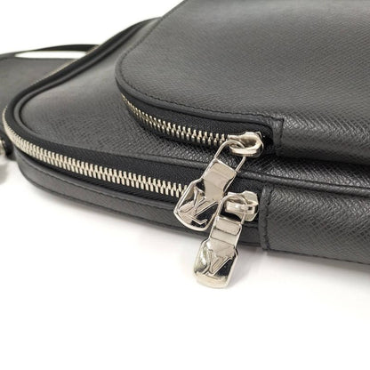 Louis Vuitton Taiga Ave News Ring Bag M30863