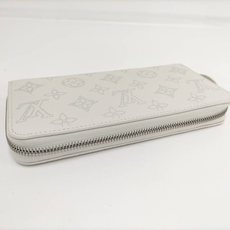 Louis Vuitton Round Zipper Long Wallet Zippy Wallet Monogram Mahina M81642