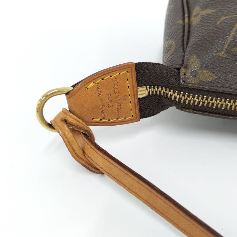 Louis Vuitton Pochette Accessoire Shoulder Bag Monogram M51980