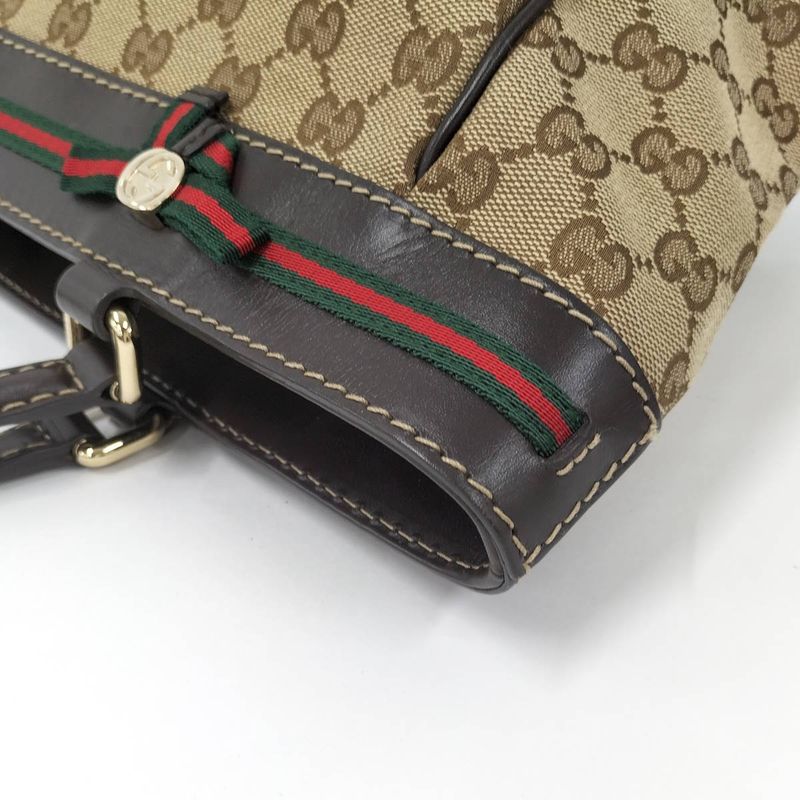 Gucci Handbag in GG Canvas 257061