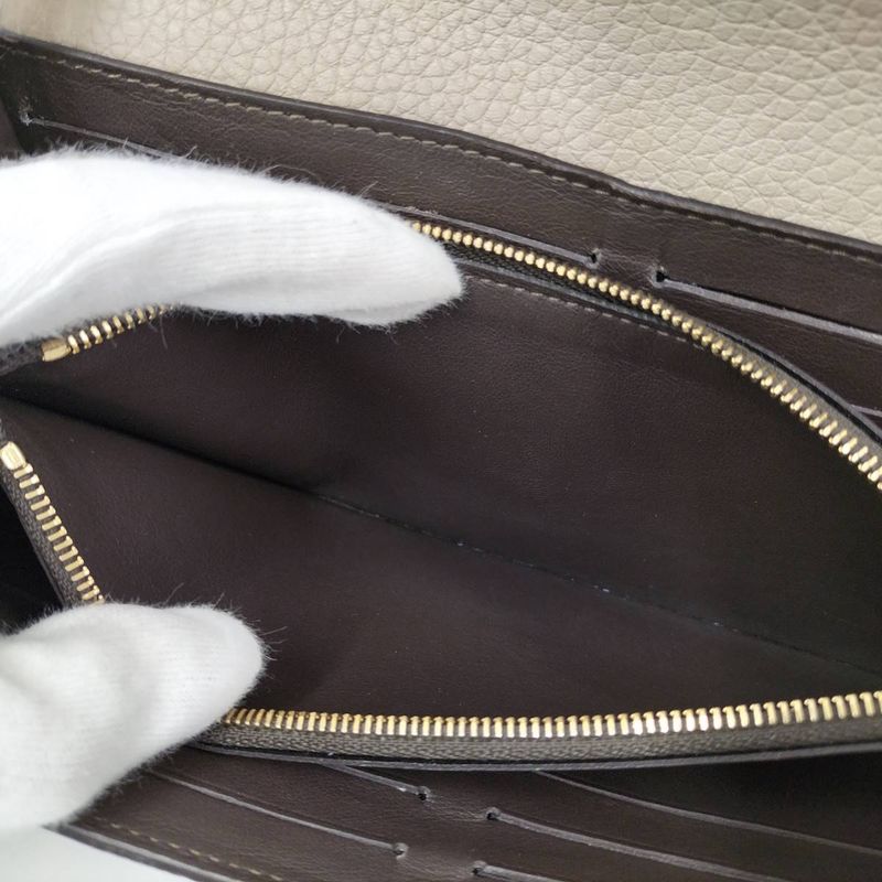 Louis Vuitton Portefeuille Capucines Long Fold Wallet Gallet Taurillon Leather