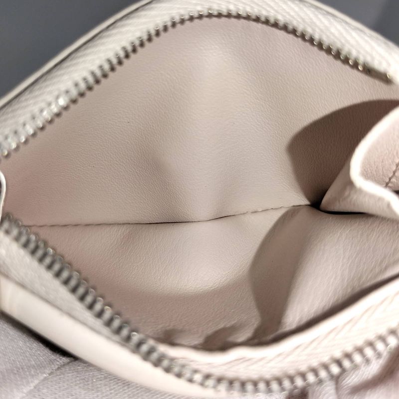 Louis Vuitton Portefeuille Capucines XS Trifold Wallet M80325