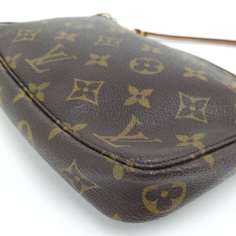 Louis Vuitton Pochette Accessoire Pouch Monogram M51980