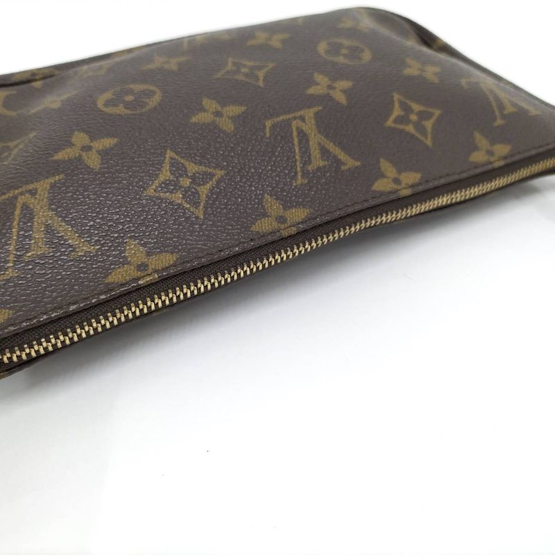Louis Vuitton Pochette Accessoire Pouch Monogram M51980
