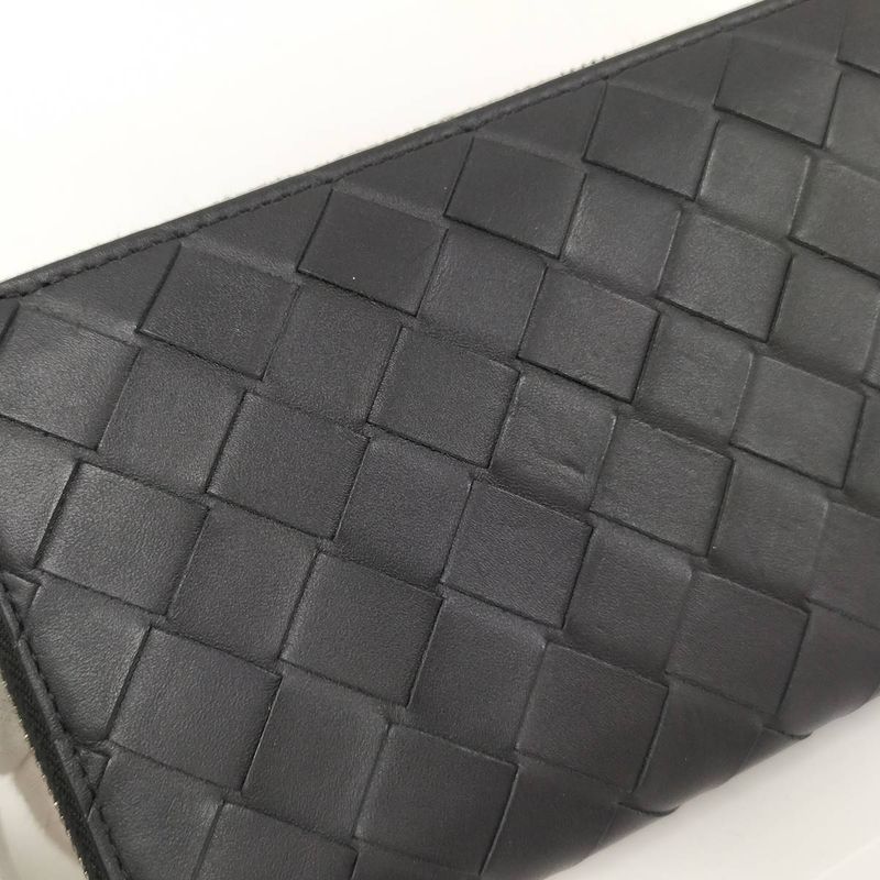 Bottega Veneta Round Zipper Long Wallet Intrecciato Leather Black 749427