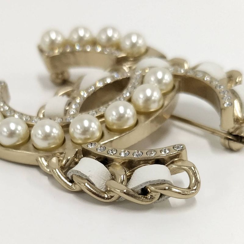 Chanel Brooch Leather Plated Pearl Rhinestone Gold B19c