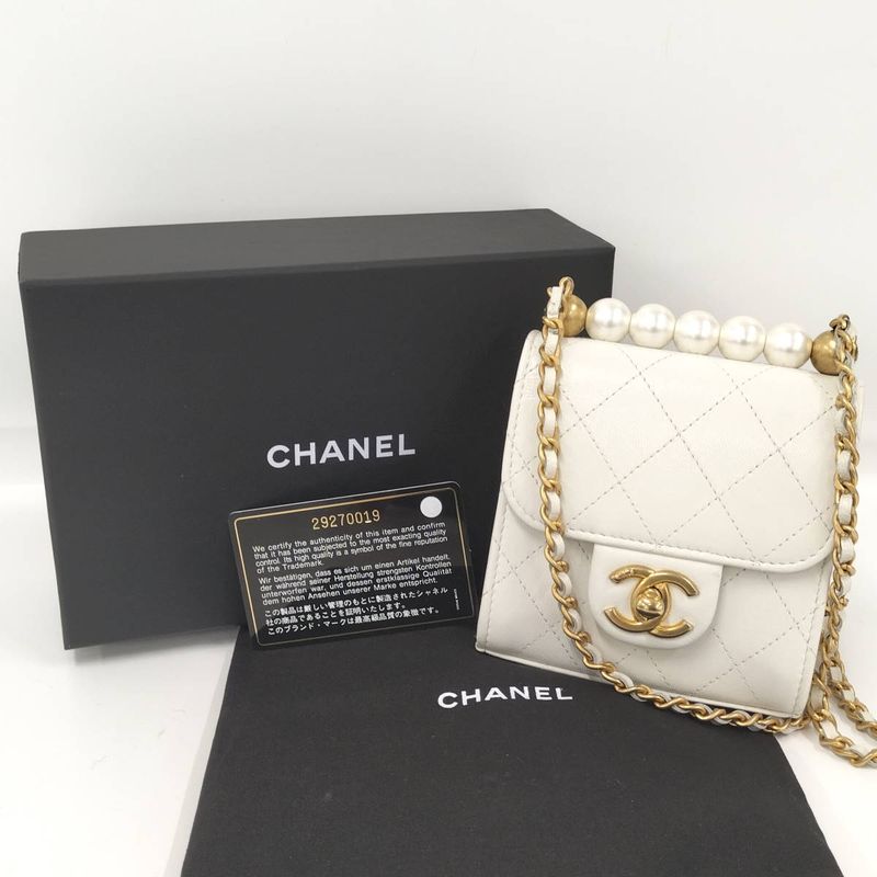 Chanel Pearl Chain Clutch Shoulder Bag Matelasse Leather White