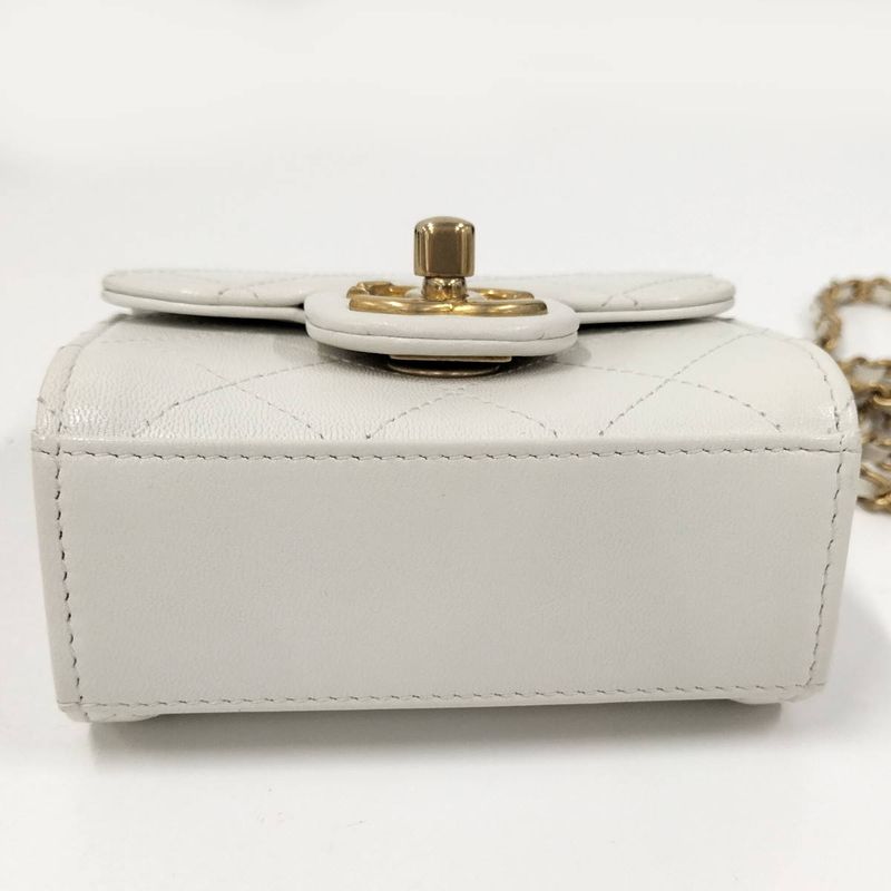 Chanel Pearl Chain Clutch Shoulder Bag Matelasse Leather White