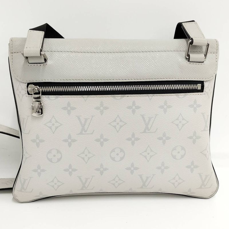 Louis Vuitton Flap Messenger Shoulder Bag Taiga Llama M30411