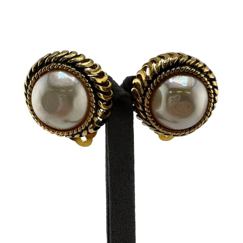 Chanel 2179 Earring Gold Ladies