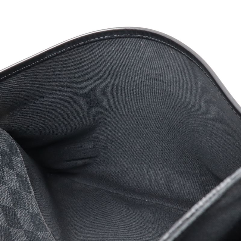 Louis Vuitton Damier Graphite Daniel MM Messenger Bag Shoulder Bag Crossbody