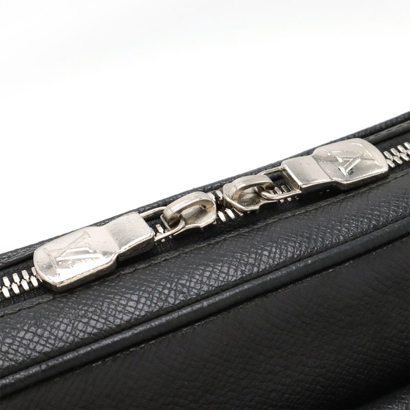 Louis Vuitton Taiga Outdoor Messenger PM Shoulder Bag Crossbody Ardoise Black