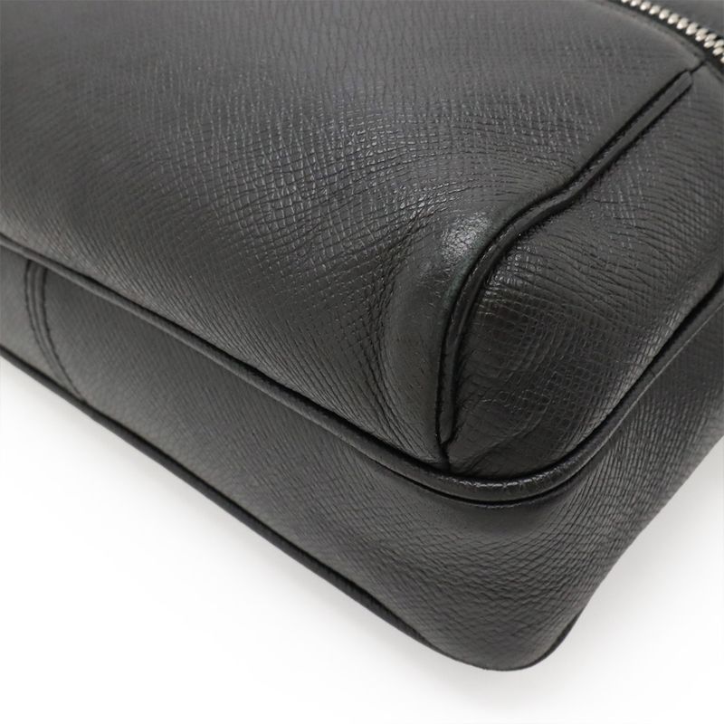 Louis Vuitton Taiga Outdoor Messenger PM Shoulder Bag Crossbody Ardoise Black