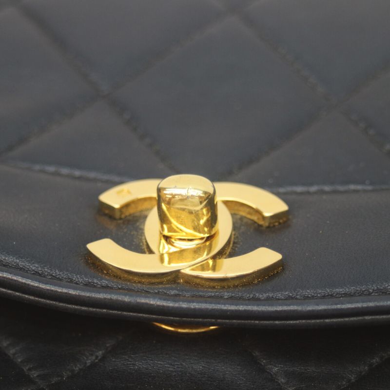 Chanel No 2 A01164 D Navy Lamb Diana 22 Chain Shoulder