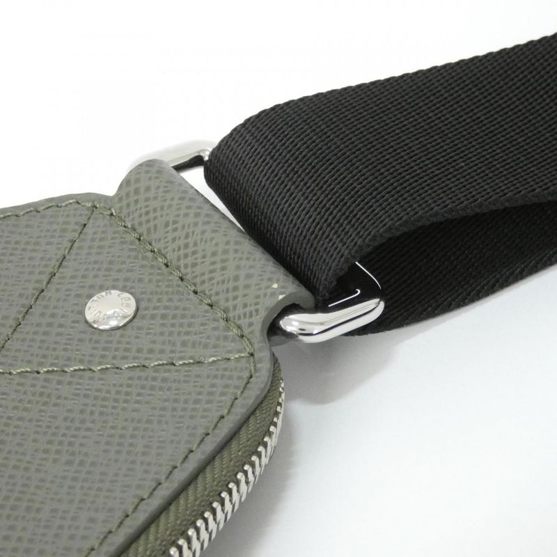 Louis Vuitton Taiga Avenue Sling Bag M30973 Shoulder Bag