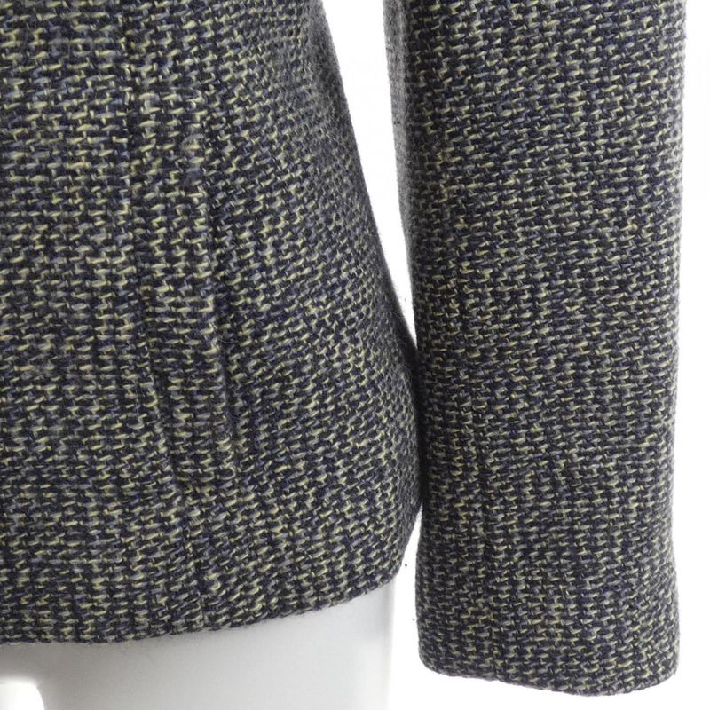 Vintage Chanel P18599v10570 01A Jacket