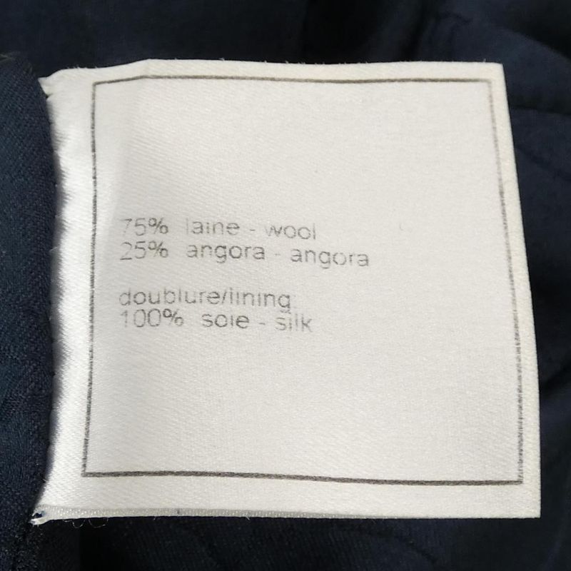 Vintage Chanel P18599v10570 01A Jacket