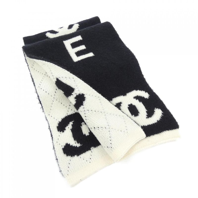 Chanel Muffler