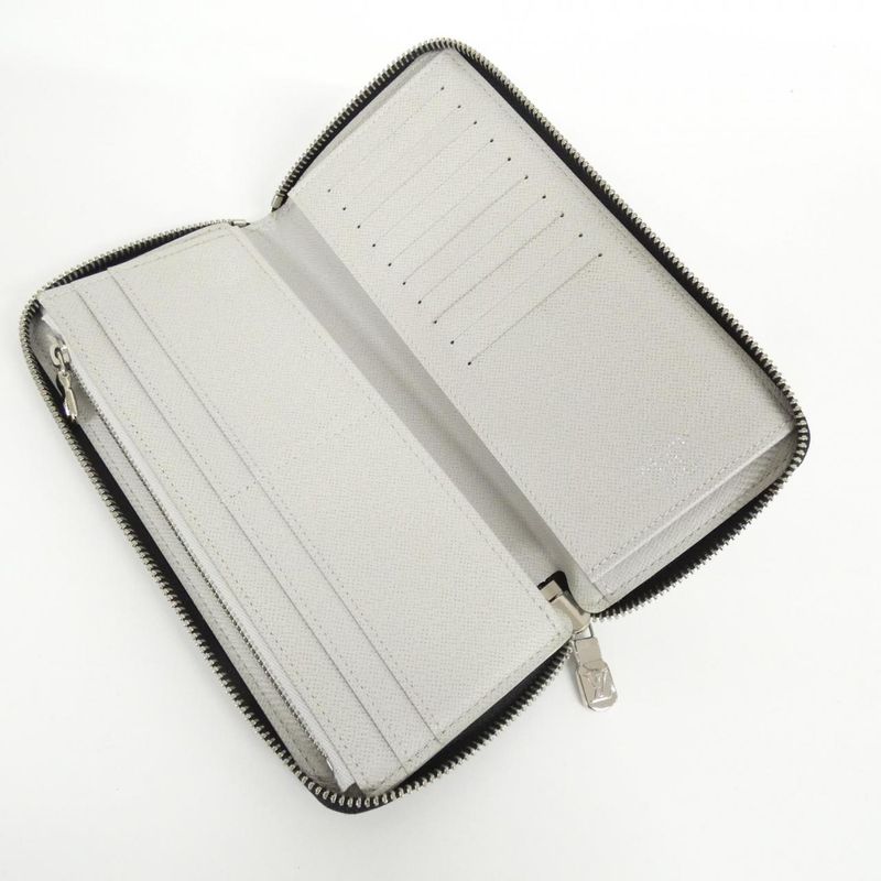 Louis Vuitton Taiga Llama Zippy Wallet Vertical M30446 Wallet