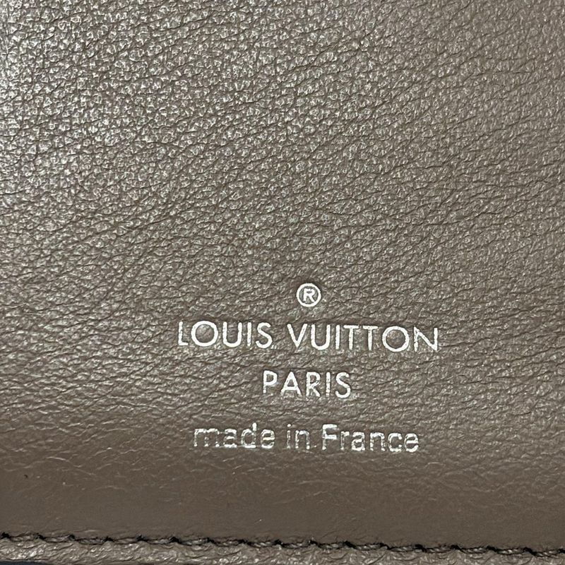 Louis Vuitton Capucines Portefeuille Capucines Compact M62156 Magnolia Initials