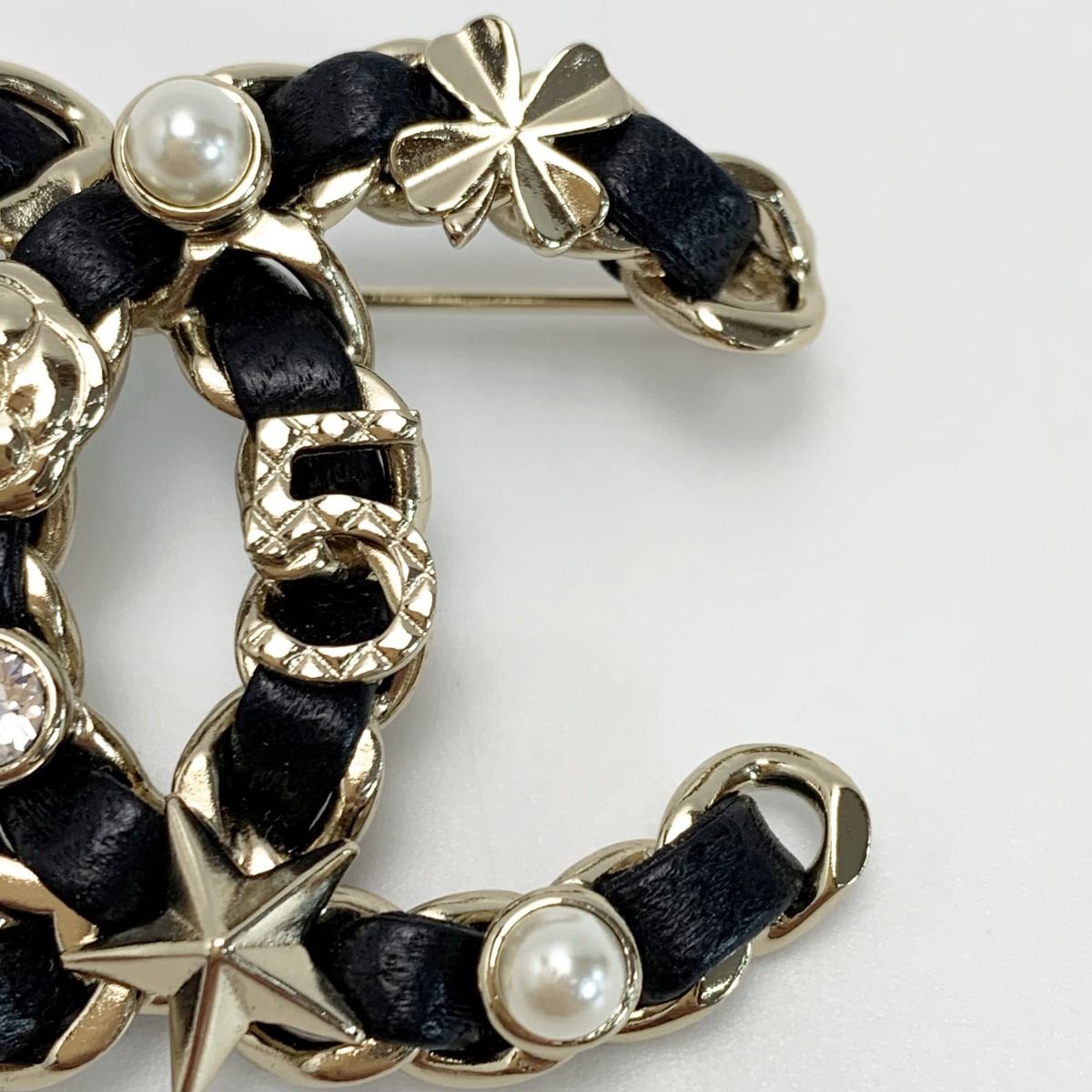 Chanel Coco Mark Rhinestone Fake Pearl Brooch B22v Black X Gold Leather X