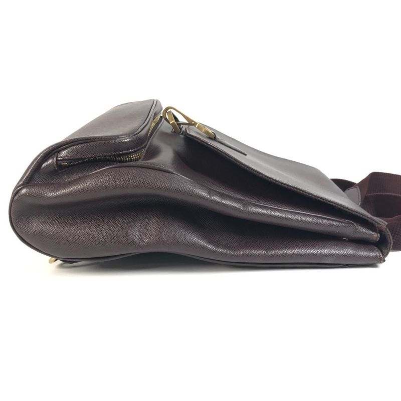 Louis Vuitton Backpack Sac Cassia M30176 Taiga Leather Acajou Wine Red