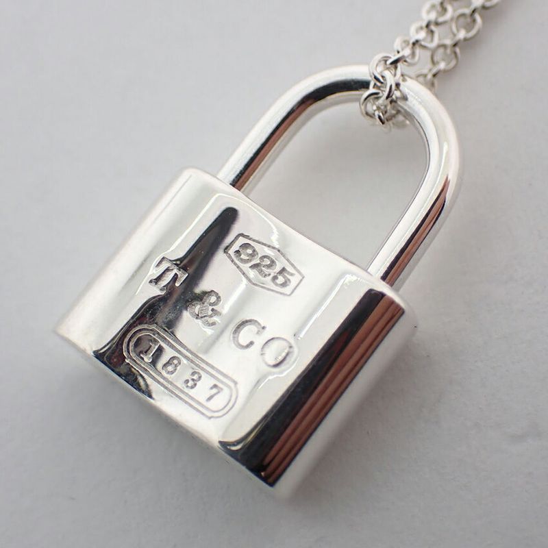 Tiffany & Co 925 Cadenas Pendant J98-9