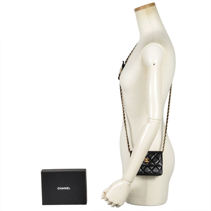 Chanel Matelasse Mini Chain Shoulder Bag Leather A35200 Black Gold Hardware 8