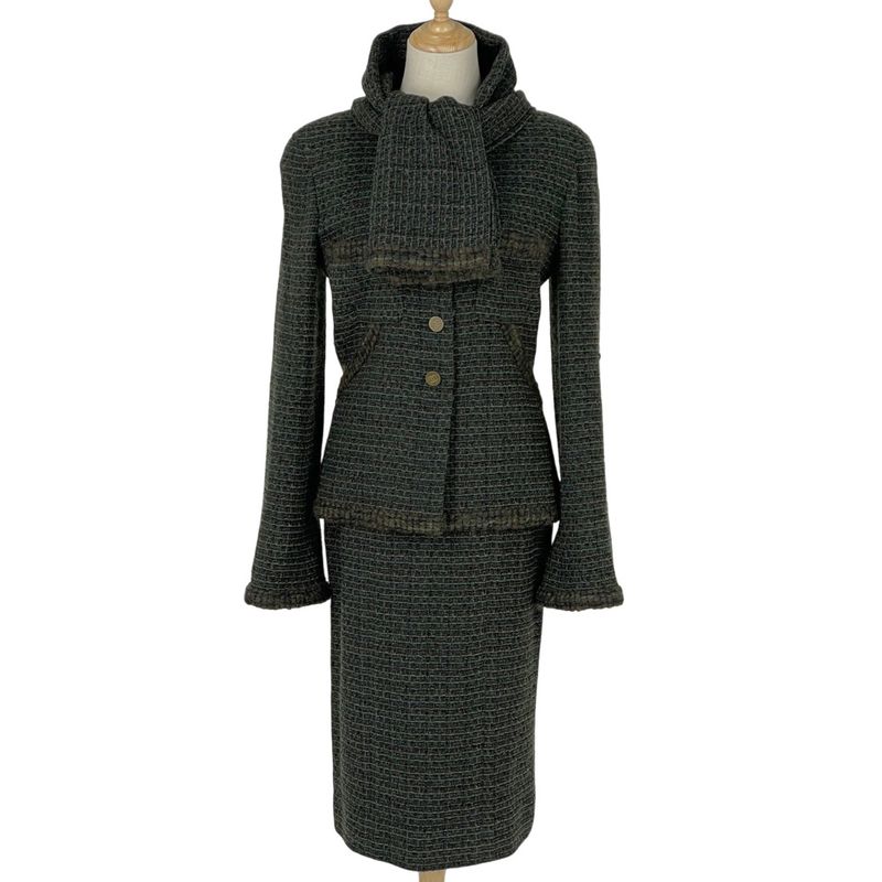 Chanel Tweed Setup Coco Mark Button No Collar 98a with Scarf Setup Skirt Suit