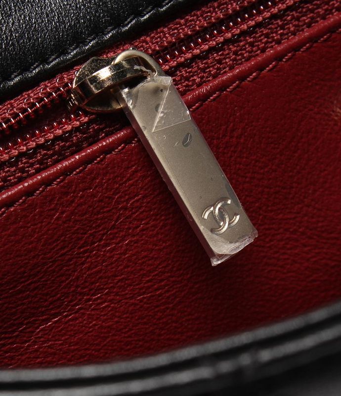 Chanel Shoulder Bag Lamb Skin Matelasse Gold Hardware Faux Pearl Chain Westminst