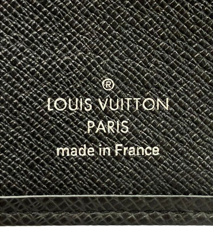 Louis Vuitton Taiga Portefeuille M30952 Men's Louis Vuitton Foldable Wallet