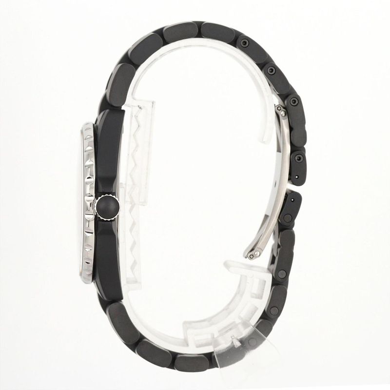 Chanel J12 41mm (1.61in) GMT Matte Ceramic H3101 Ceramic Automatic