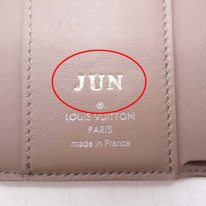 19 Louis Vuitton M69808 Portefeuille Capucines Compact XS Wallet Trifold Wallet