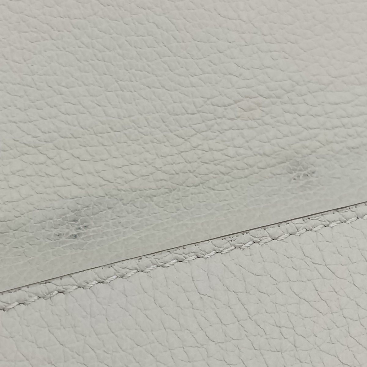 Gucci Embossed Logo Mini Wallet Trifold Wallet 731694 Ivory